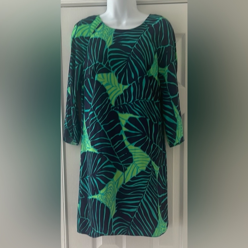 Lilly Pulitzer 3/4 Sleeve Carol Carol Shift Dress in Under the Palms. GUC